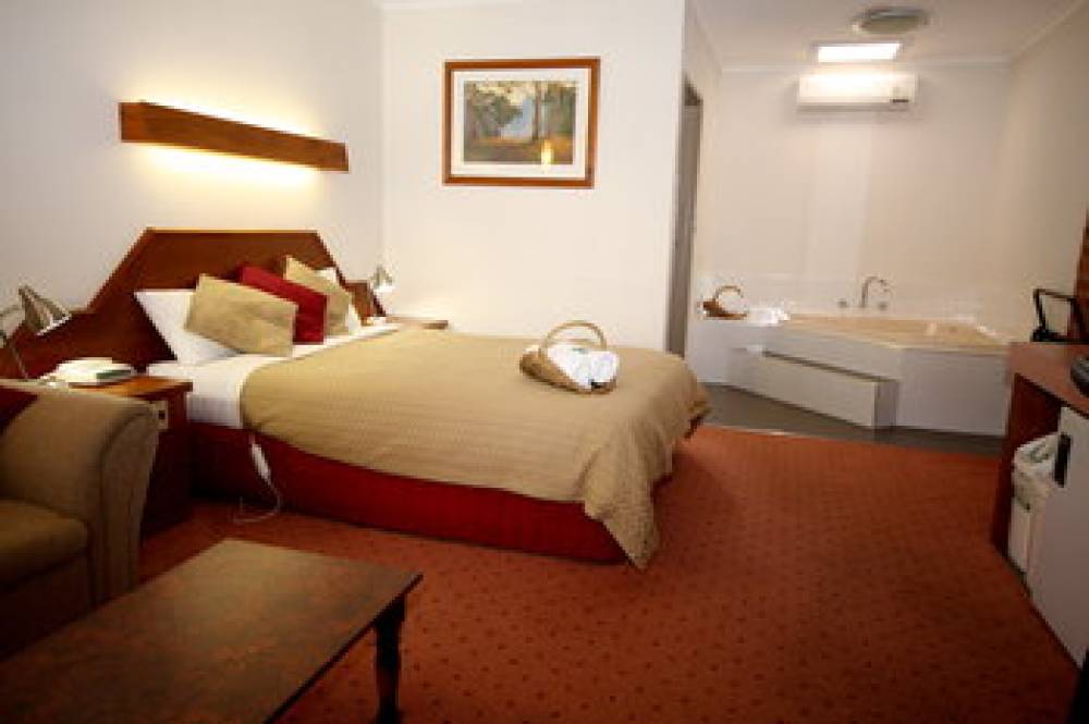 WINE VILLAGE MOTOR INN 7