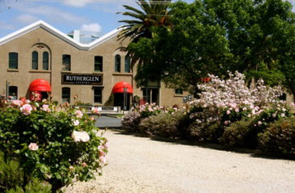 WINE VILLAGE MOTOR INN 10