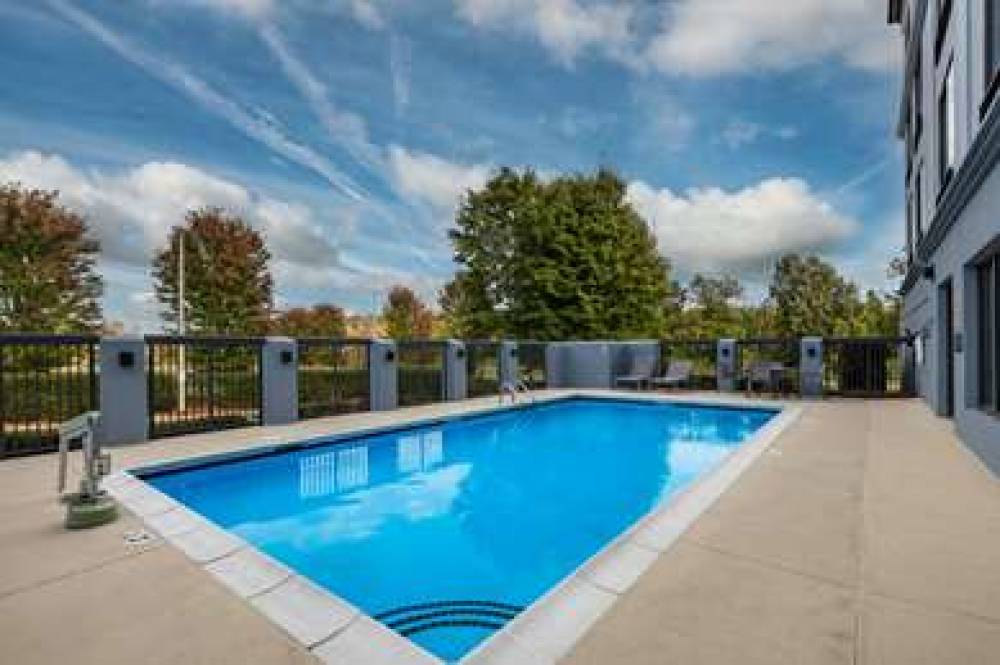 Wingate By Wyndham Charlotte Speedway/Concord 10