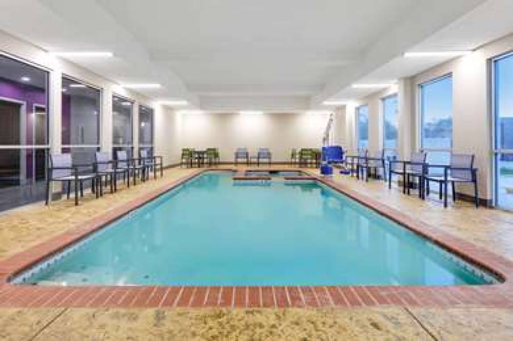 WINGATE BY WYNDHAM CORPUS CHRISTI 4