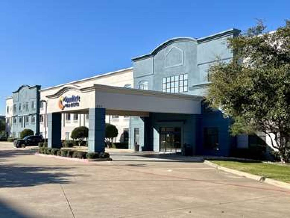 COMFORT INN AND SUITES IRVING LAS C 1