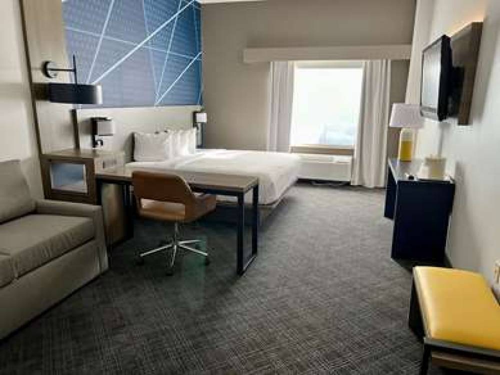 COMFORT INN AND SUITES IRVING LAS C 3