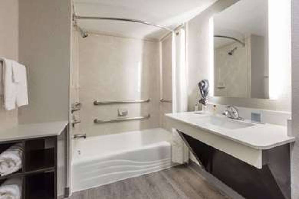WINGATE BY WYNDHAM DALLAS LOVE FIEL 10