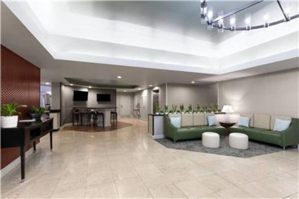 WINGATE BY WYNDHAM GREENSBORO/COLIS 5