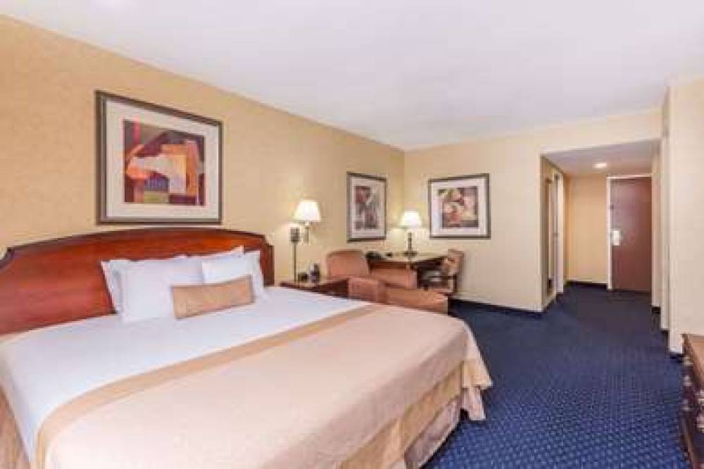 Wingate By Wyndham Greenville Airport 8