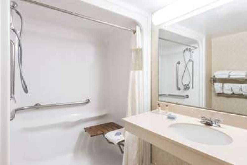 Wingate By Wyndham Indianapolis Airport-Rockville Rd. 6