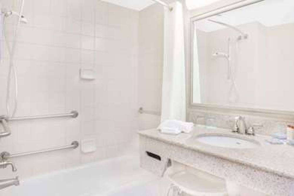 WINGATE ELLICOTTVILLE 10