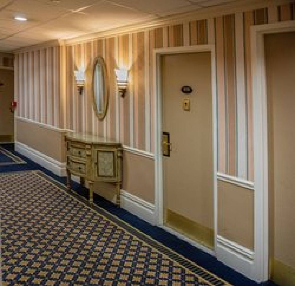 WOLCOTT HOTEL 9