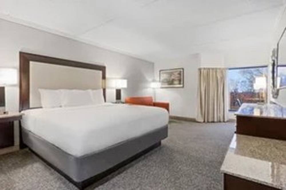 WOODCLIFF HOTEL AND SPA 10