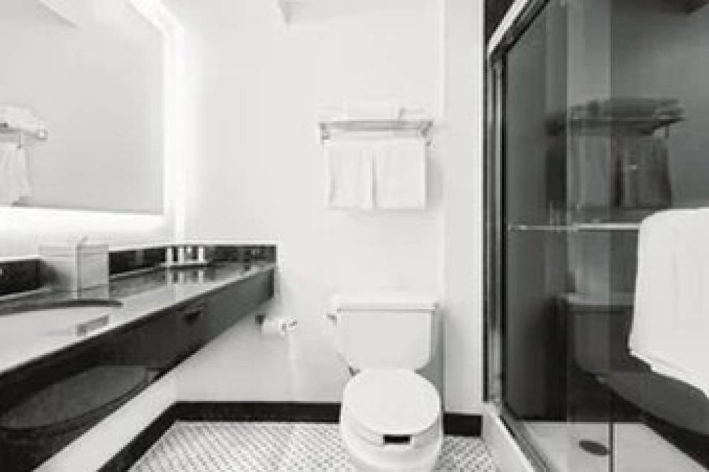 WOODCLIFF HOTEL AND SPA 9