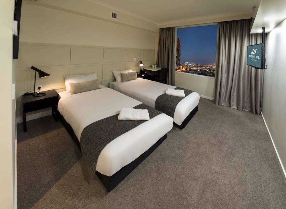 WOODROFFE HOTEL 4