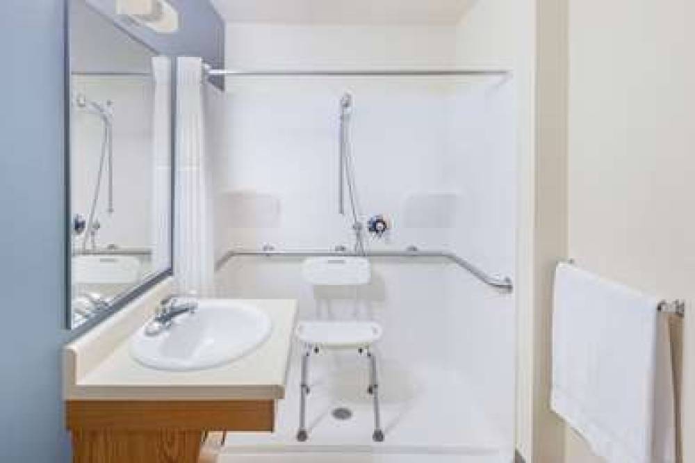 WOODSPRING SUITES ANKENY DES MOINES 9