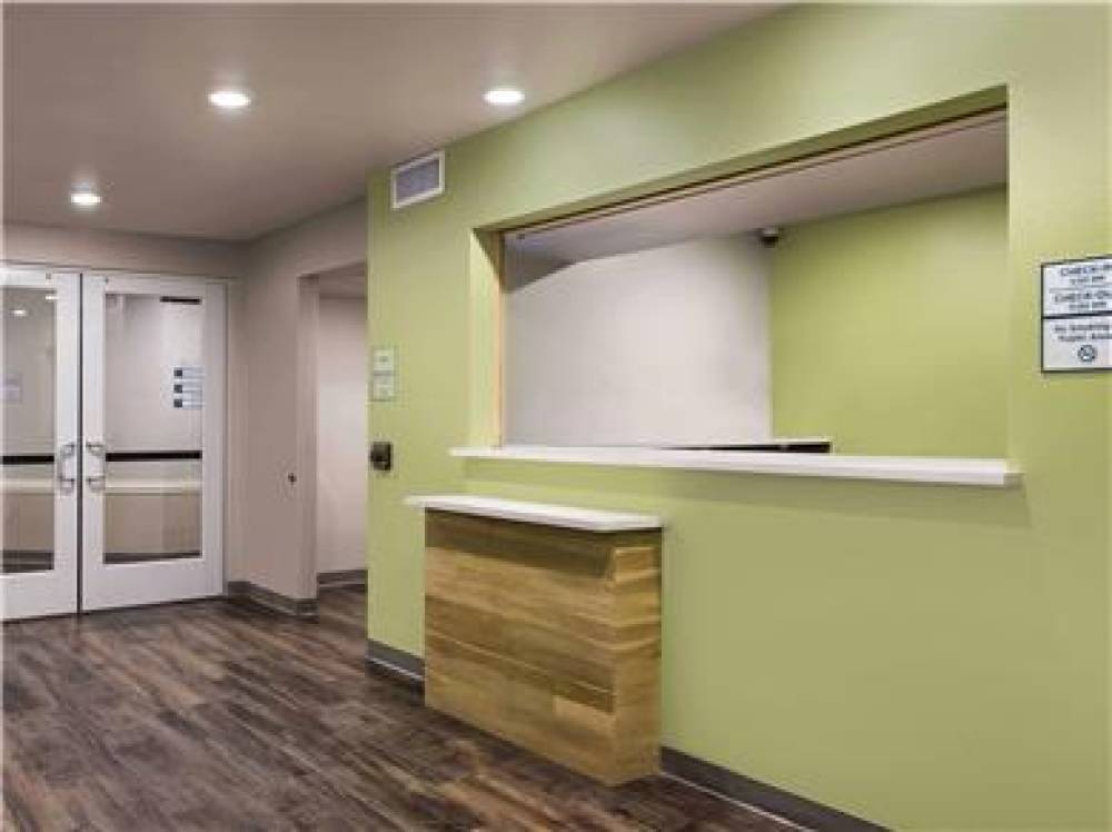 WOODSPRING SUITES CHARLOTTE AIRPORT 4