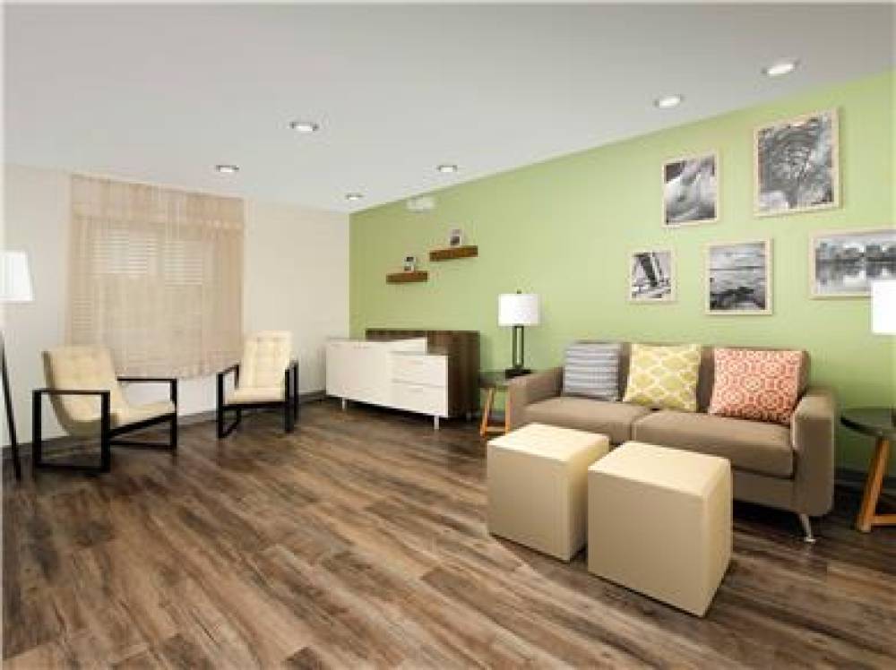 WOODSPRING SUITES CHARLOTTE AIRPORT 9