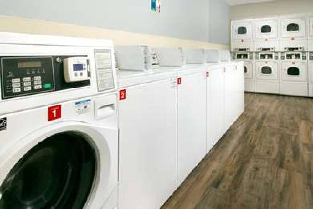 WOODSPRING SUITES CHICAGO DARIEN 3
