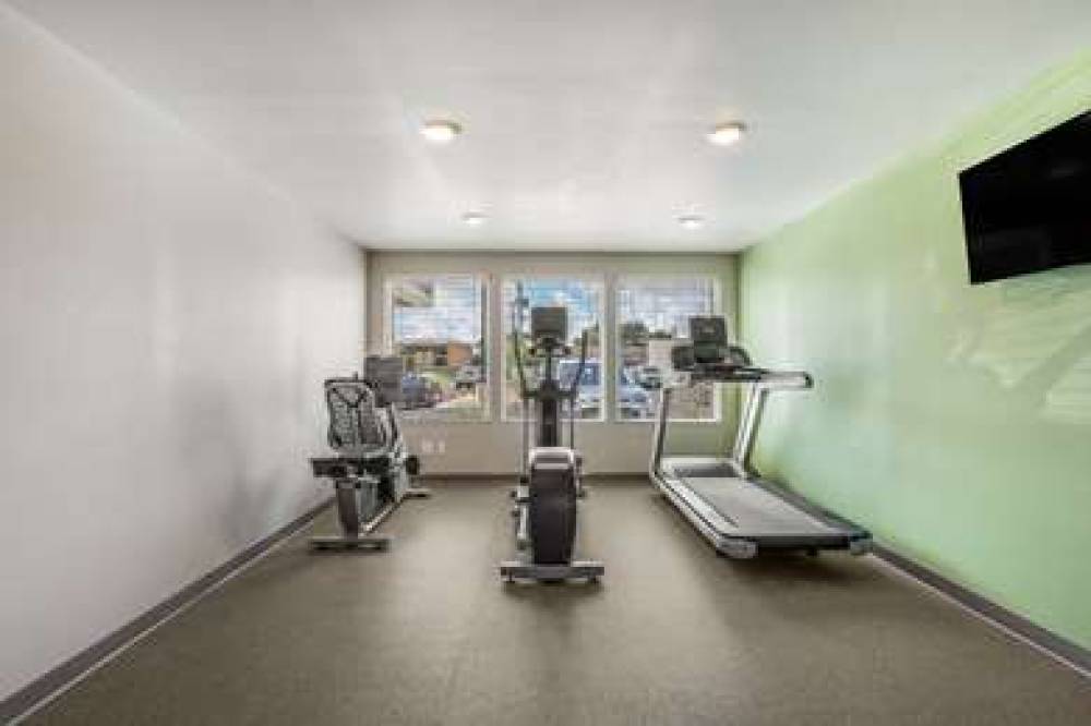 WOODSPRING SUITES CHICAGO MIDWAY 1