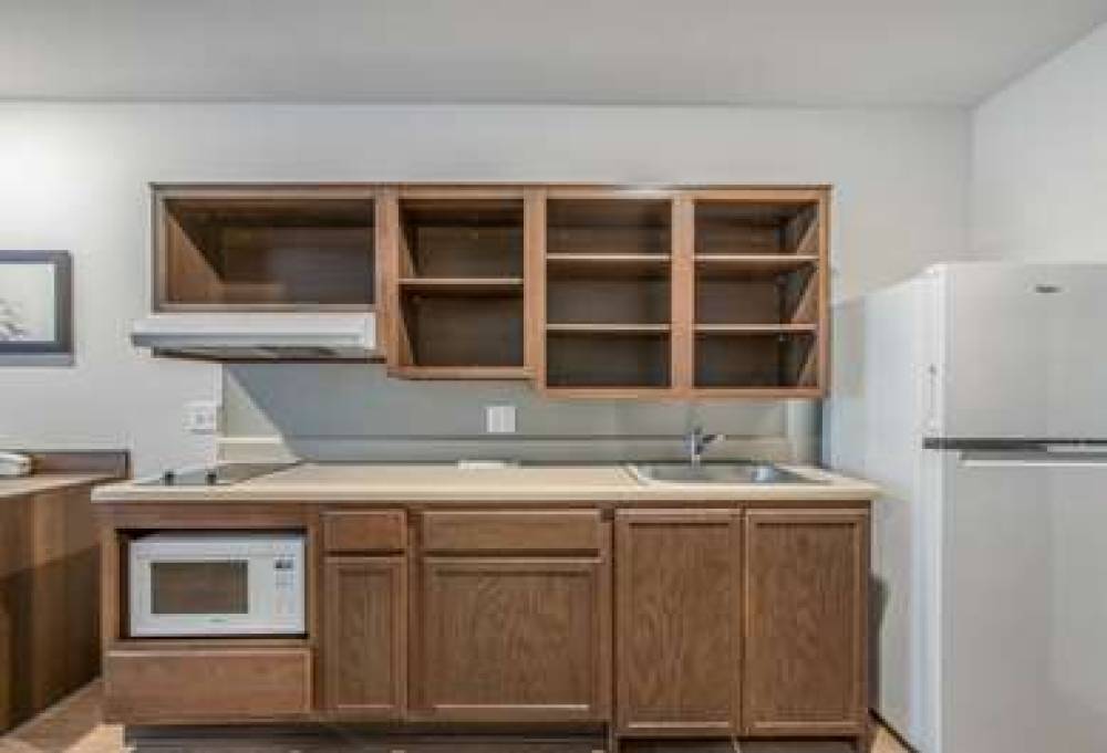 WOODSPRING SUITES CHICAGO MIDWAY 3