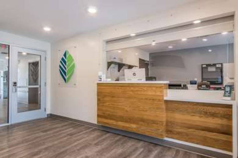 WOODSPRING SUITES DORAL MIAMI AIRPO 2