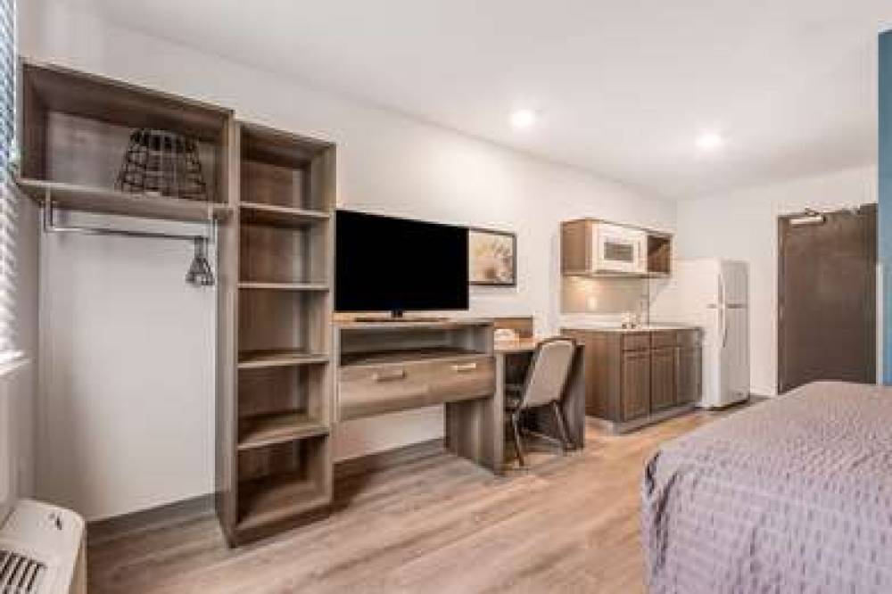 WOODSPRING SUITES DORAL MIAMI AIRPO 10