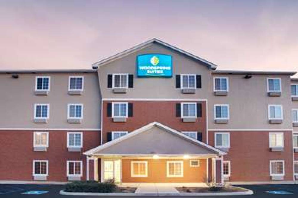 WOODSPRING SUITES FORT WAYNE 2