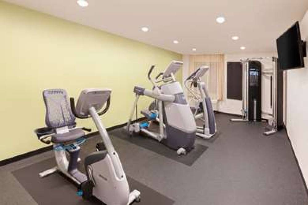 WOODSPRING SUITES LAS COLINAS 3
