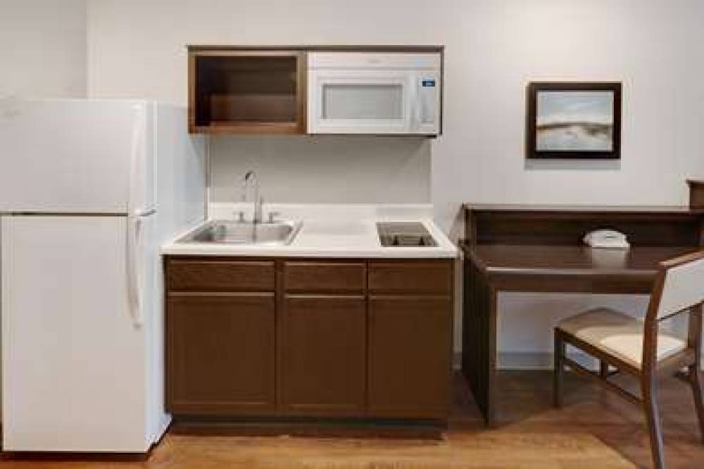 WOODSPRING SUITES LAS COLINAS 6