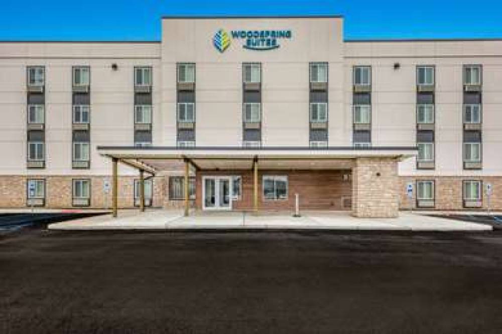 WOODSPRING SUITES LINDEN 1