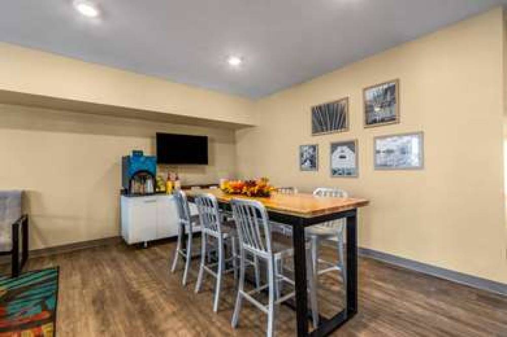 WOODSPRING SUITES MIRAMAR 10
