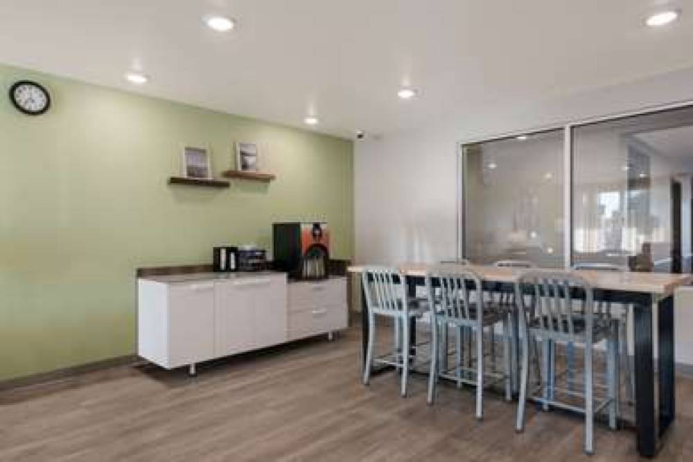 WOODSPRING SUITES PHOENIX-DEER VALL 3