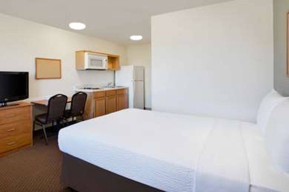 WOODSPRING SUITES RICHMOND COLONIAL 2