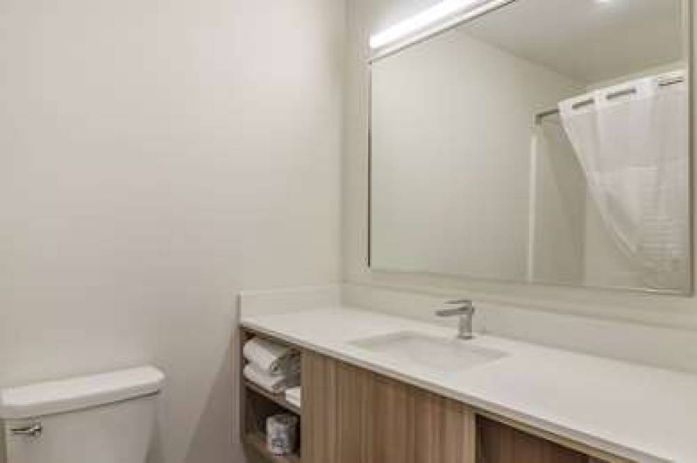 WOODSPRING SUITES TACOMA - LAKEWOOD 8