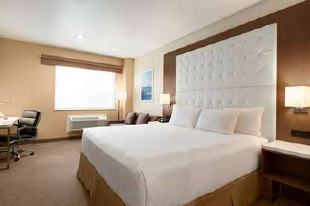 WYNDHAM ANAHEIM 7