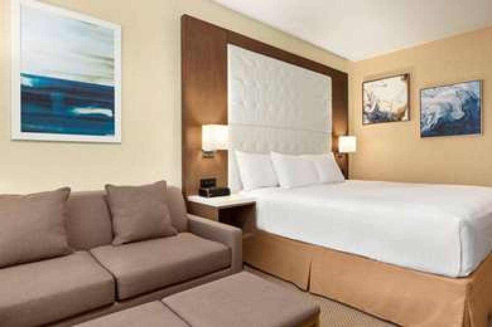 WYNDHAM ANAHEIM 8