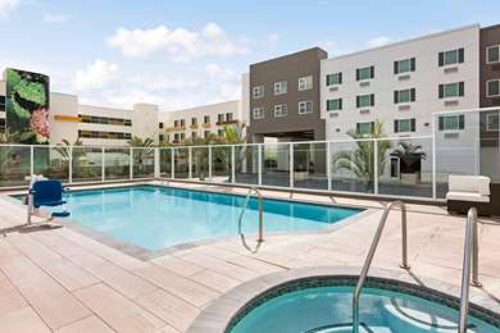 WYNDHAM ANAHEIM 3