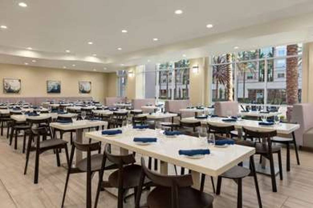 WYNDHAM ANAHEIM 4