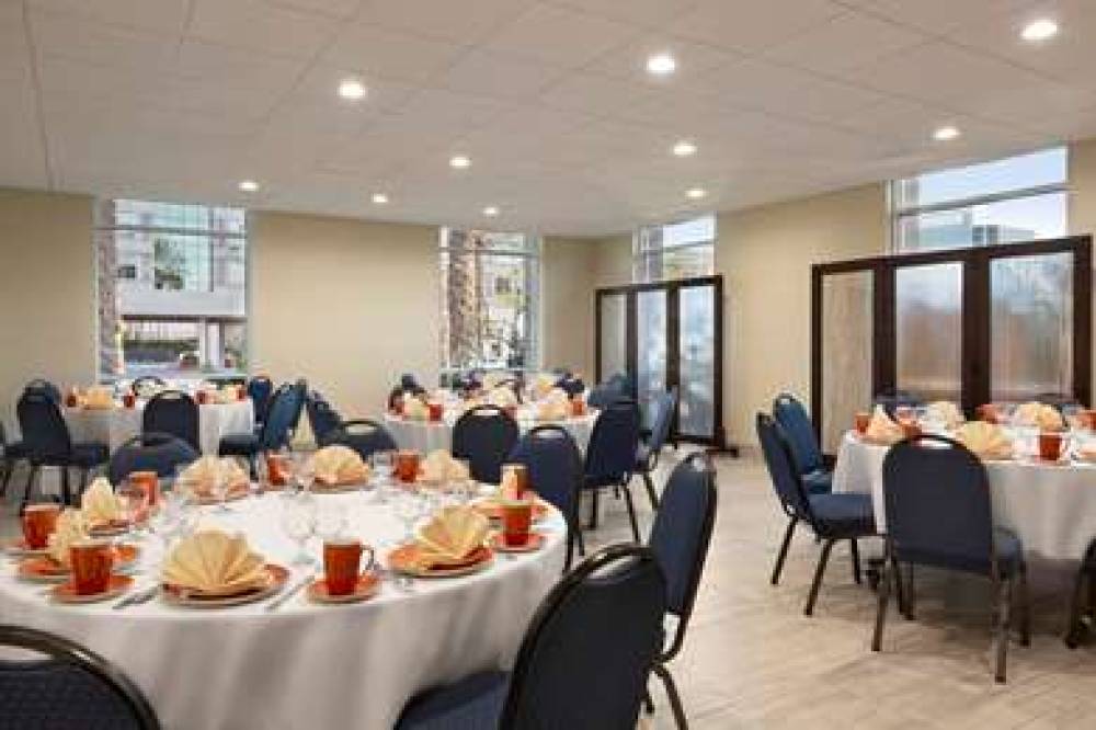 WYNDHAM ANAHEIM 6