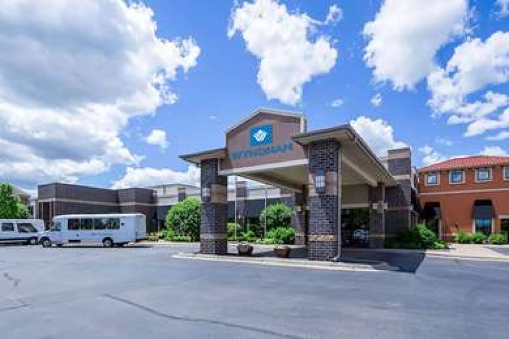 WYNDHAM BLOOMINGTON MALL AMRCA 5