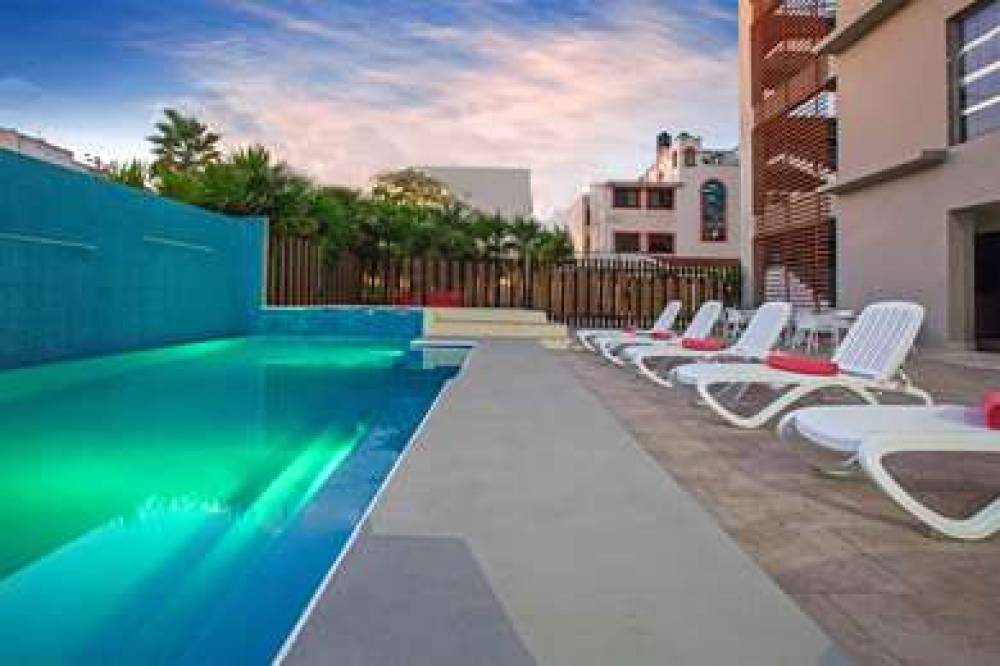 WYNDHAM GARDEN CANCUN DOWNTOWN 2