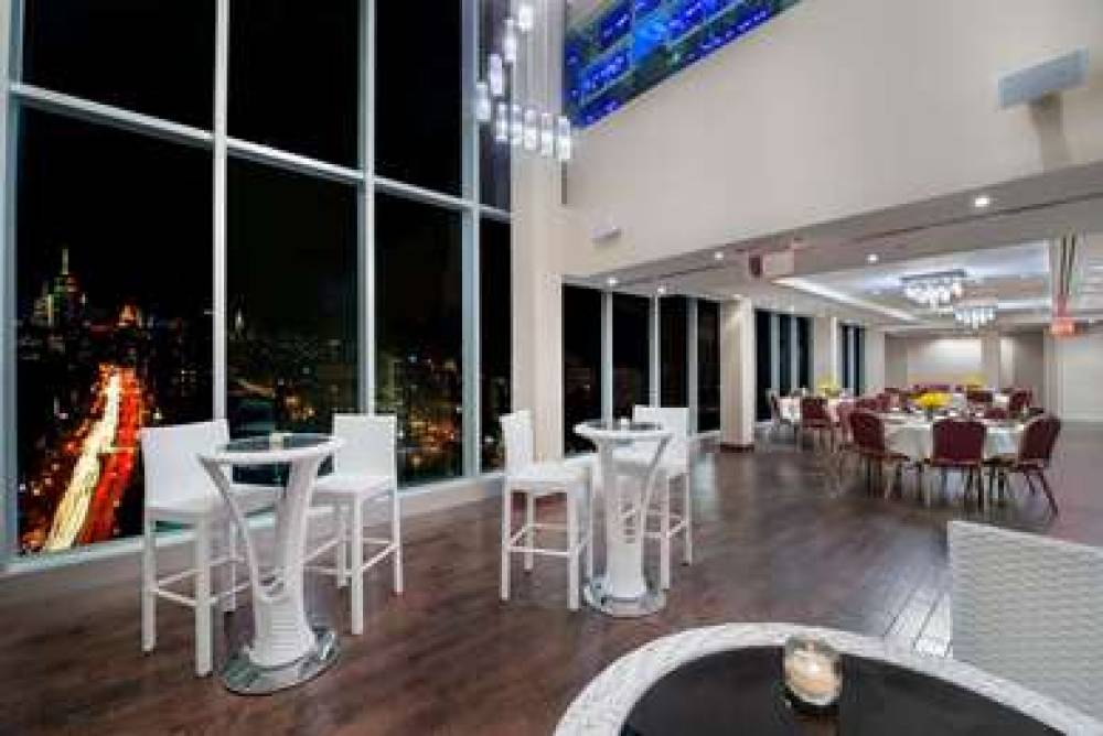 Wyndham Garden Chinatown 8
