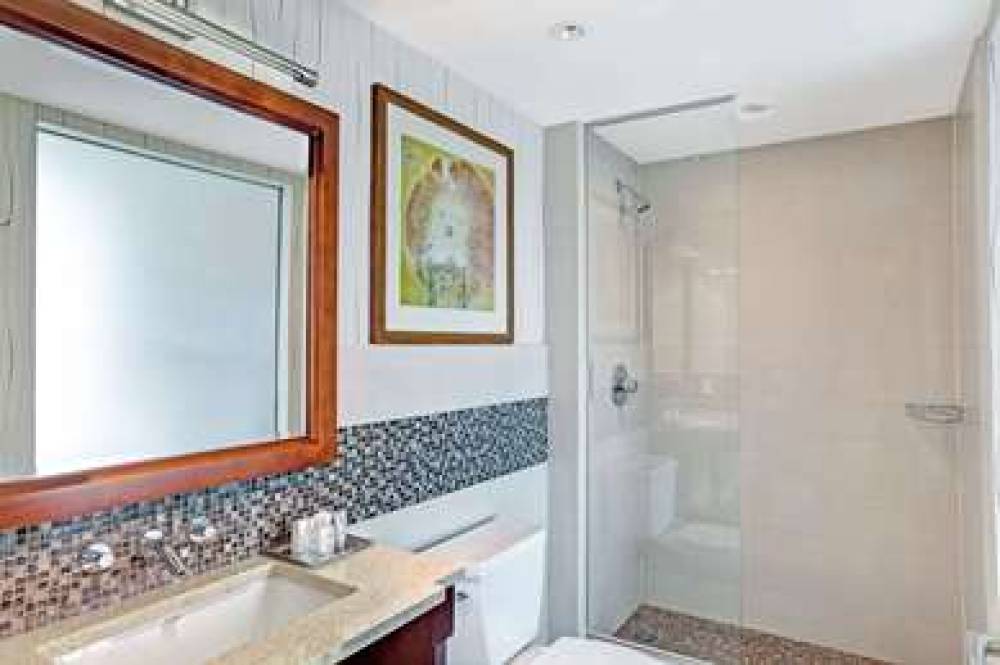 Wyndham Garden Chinatown 6