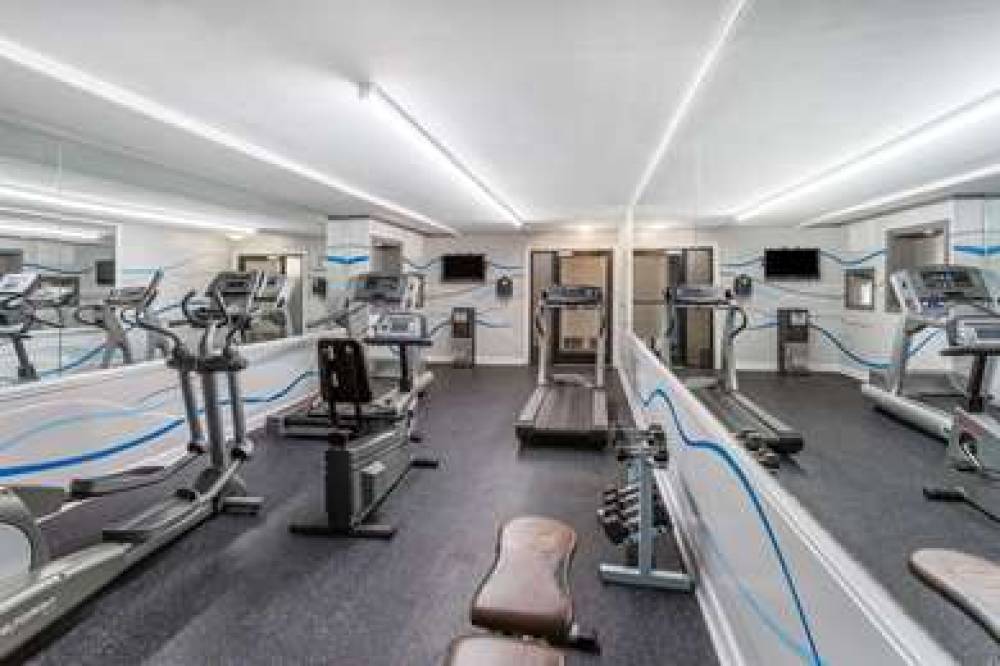 WYNDHAM GARDEN GREENSBORO 6