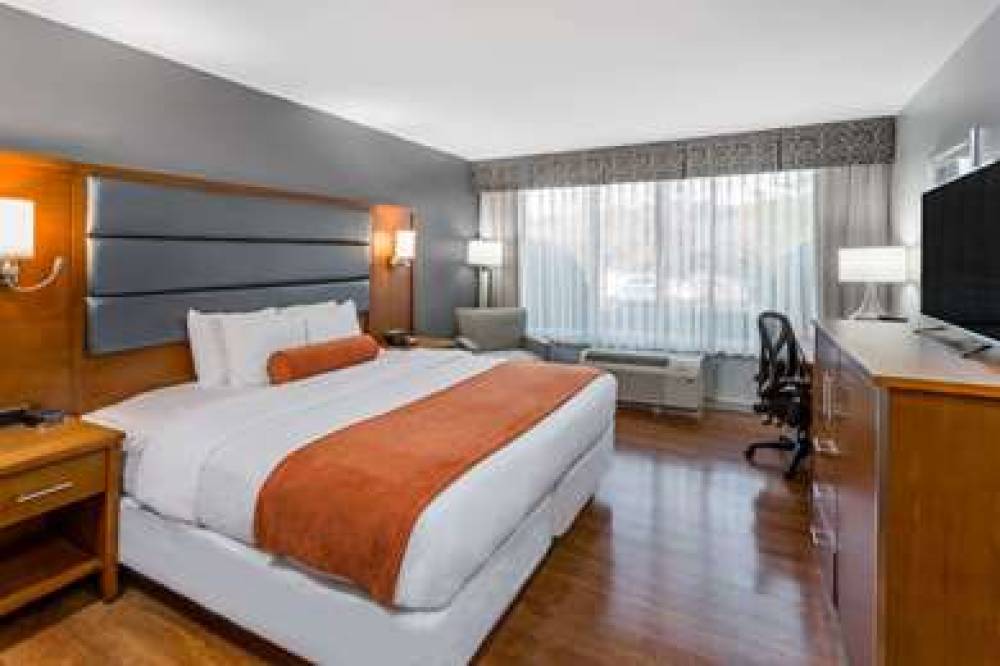 WYNDHAM GARDEN GREENSBORO 10