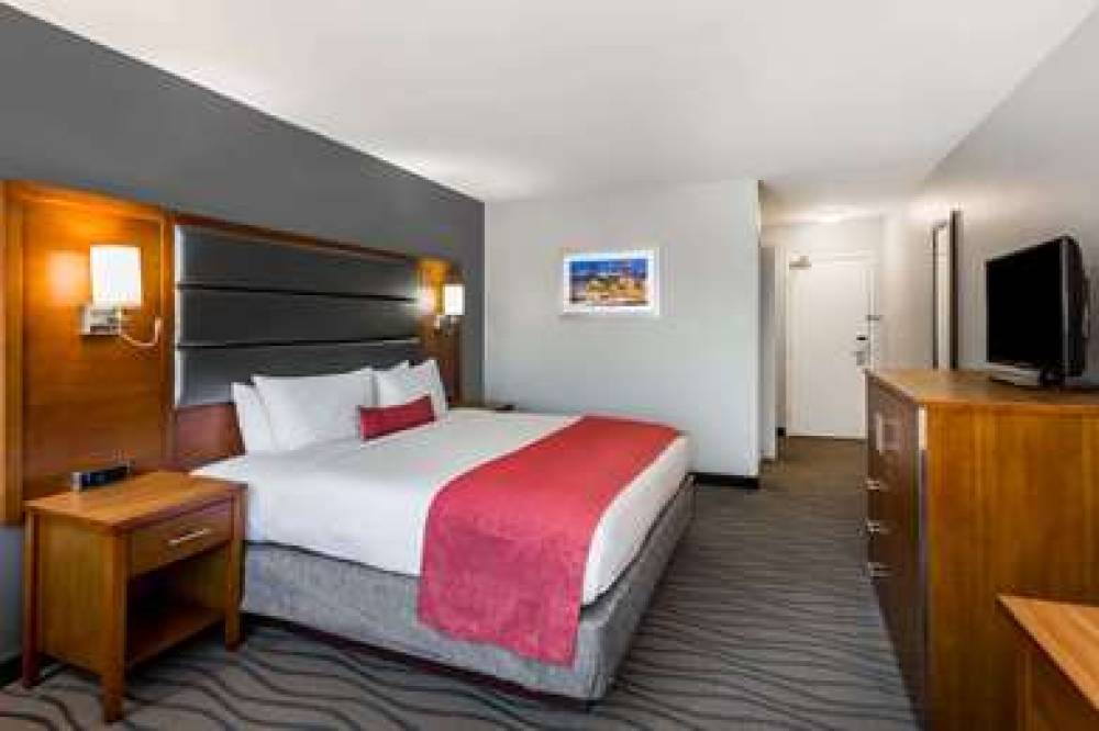 WYNDHAM GARDEN GREENSBORO 8