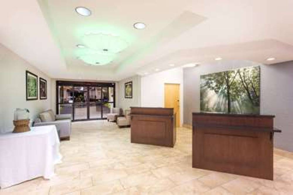 WYNDHAM GARDEN GREENVILLE AIRP 9