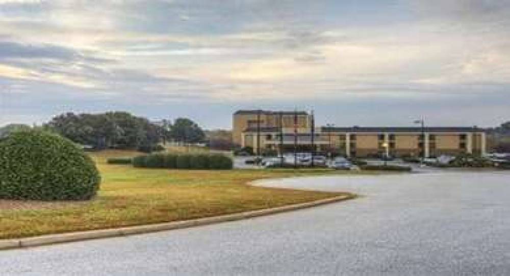 WYNDHAM GARDEN GREENVILLE AIRP 1