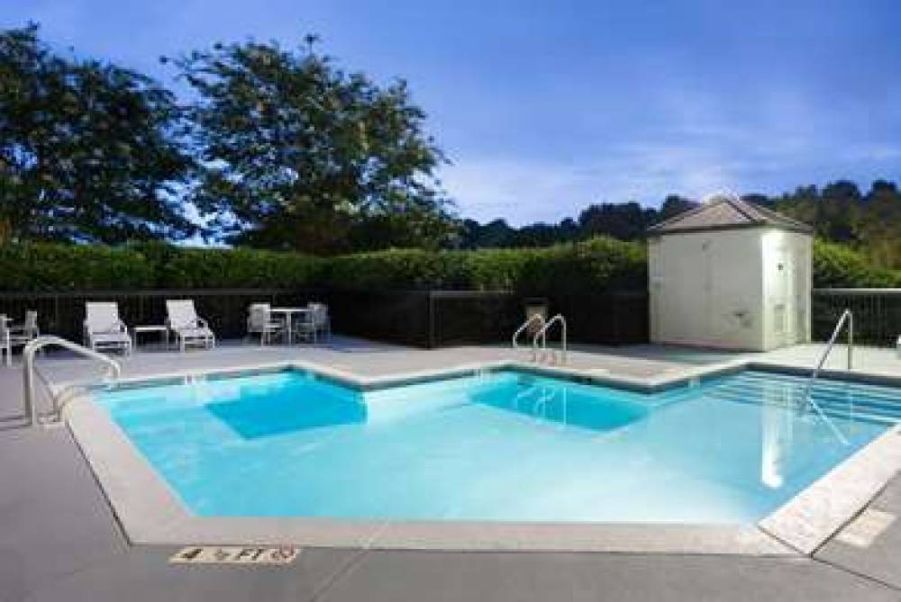 WYNDHAM GARDEN GREENVILLE AIRP 6