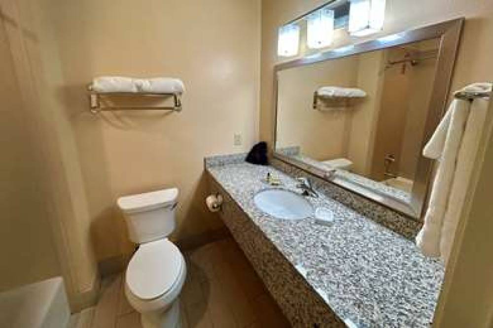 WYNDHAM GARDEN LANCASTER CA 4
