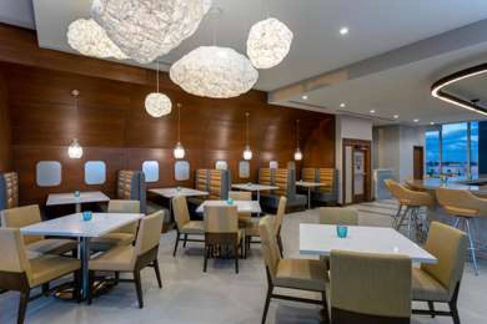 WYNDHAM GARDEN MIAMI INTERNATIONAL 6