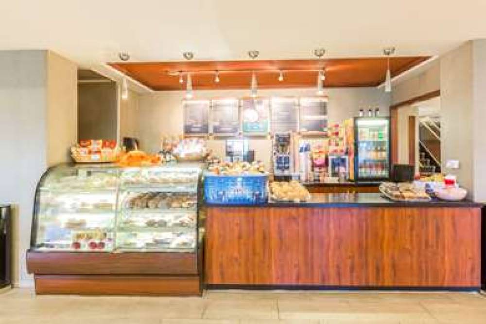 WYNDHAM GARDEN NEWARK AIRPORT 9