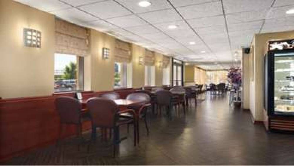 WYNDHAM GARDEN NEWARK AIRPORT 8